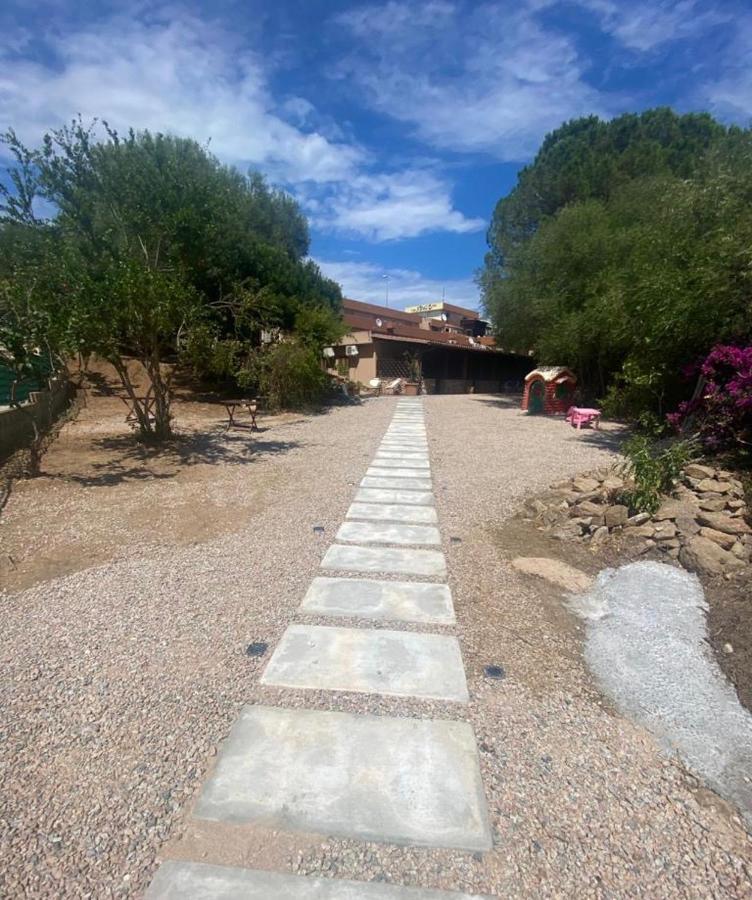 Le Stanze Del Mare Aparthotel Golfo Aranci Exterior foto