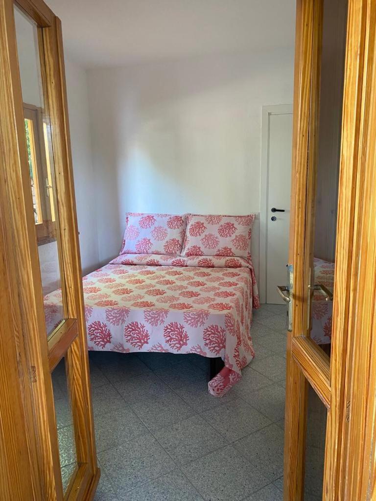 Le Stanze Del Mare Aparthotel Golfo Aranci Quarto foto