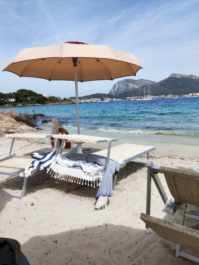 Le Stanze Del Mare Aparthotel Golfo Aranci Exterior foto